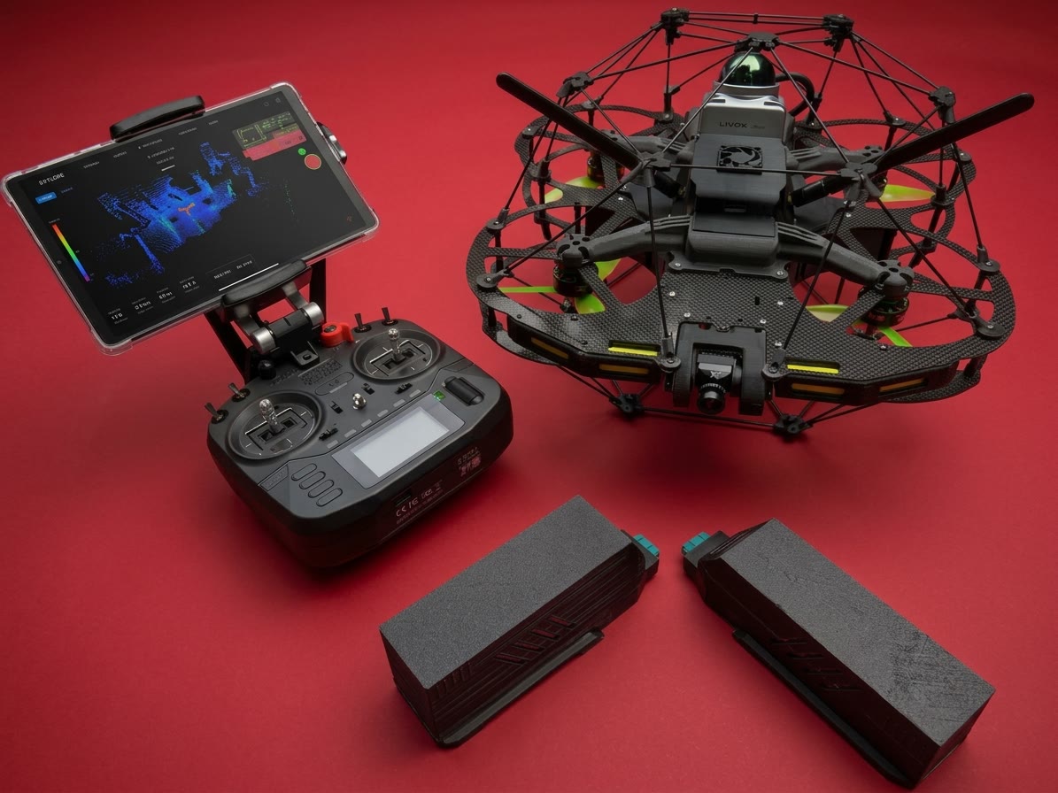 Skyline L-490 kit: drone, remote controller, ground-control screen and batteries